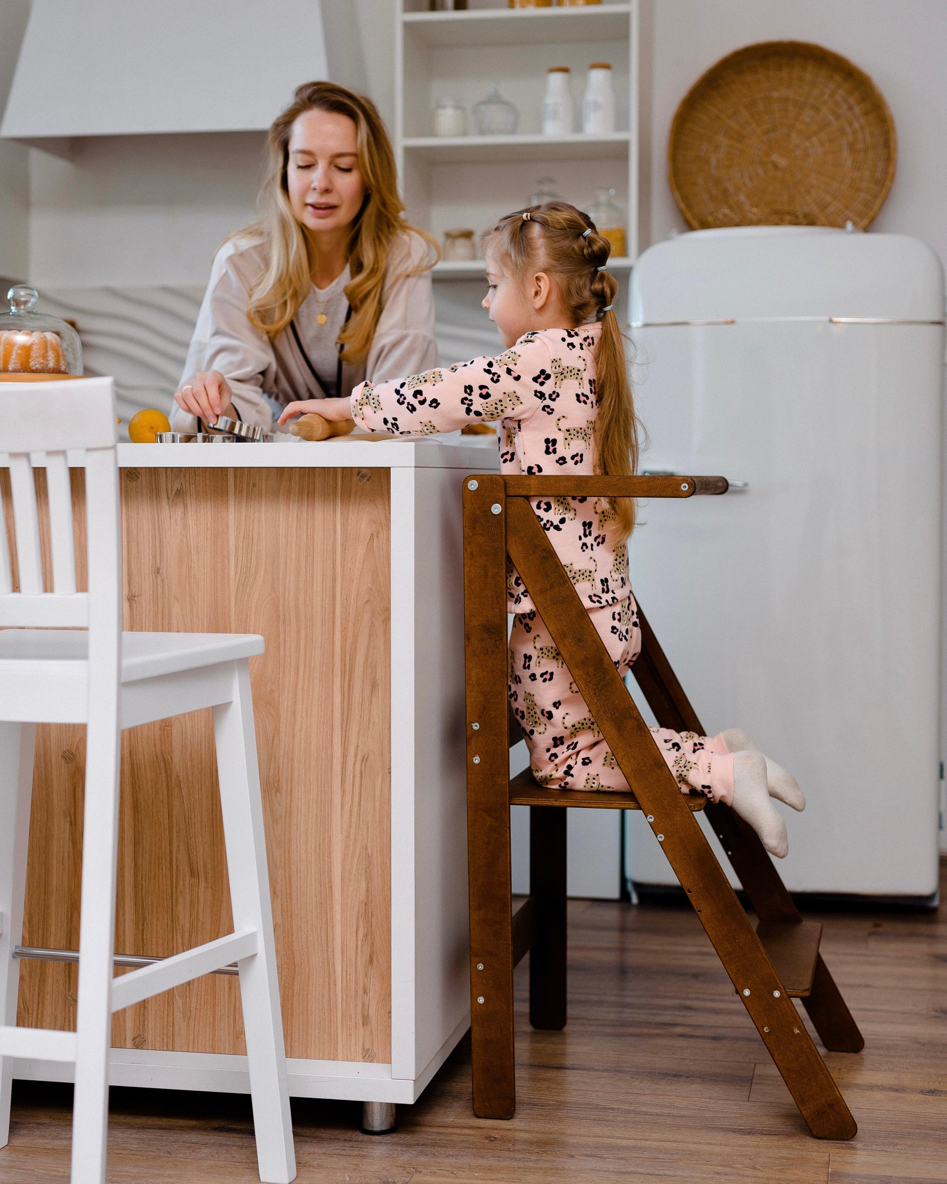 Montessori Kitchen Helper – Foldable Wooden Learning Tower - FurniToys